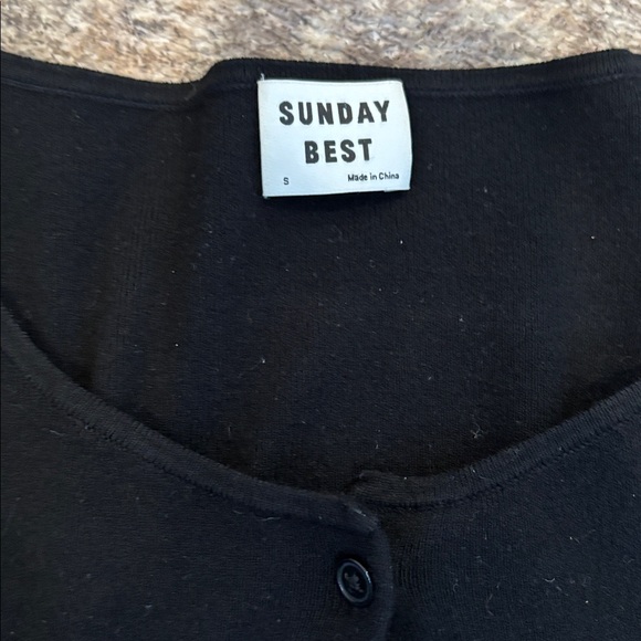 Sunday Best Black Button-Up Cropped Cardigan aritzia - Picture 5 of 6